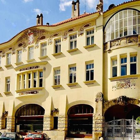 Hotel Okresni Dum Hradec Kralove Ngoại thất bức ảnh