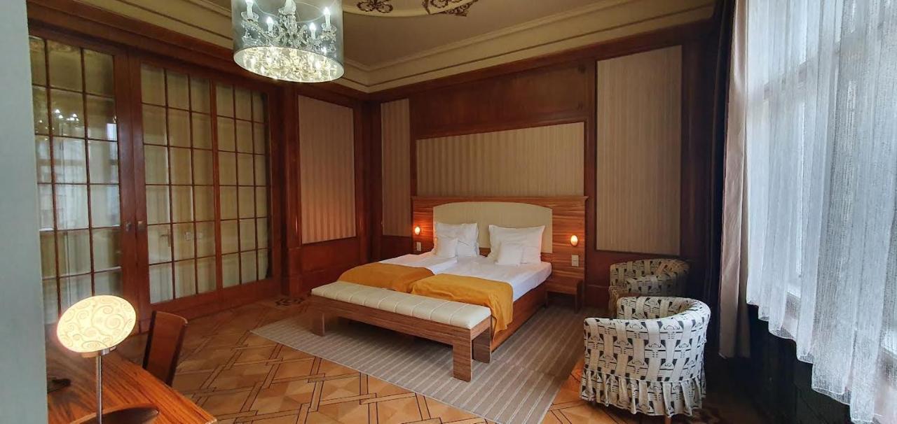 Hotel Okresni Dum Hradec Kralove Ngoại thất bức ảnh