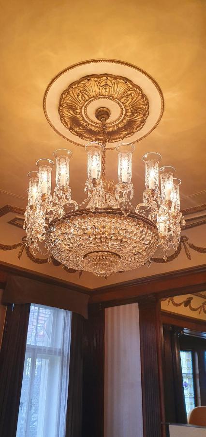Hotel Okresni Dum Hradec Kralove Ngoại thất bức ảnh
