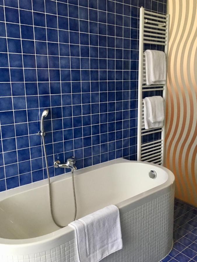 Hotel Okresni Dum Hradec Kralove Ngoại thất bức ảnh